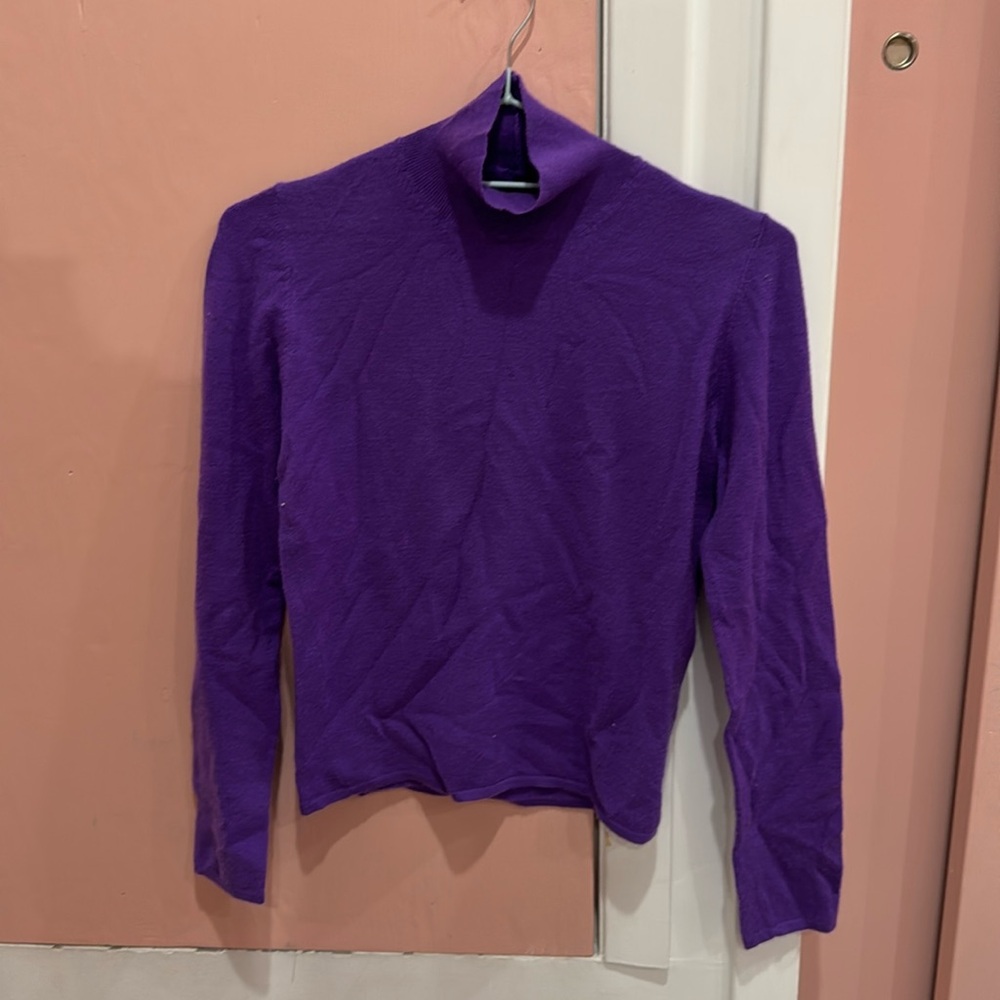 Giorgio Armani womans purple turtleneck, 95% Cashmere size eu 38, like new